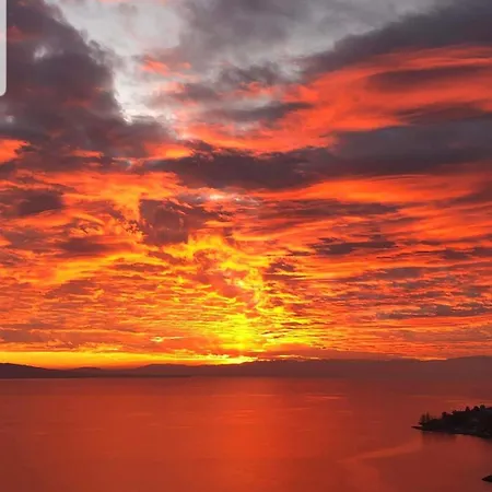 公寓 Paradis Sur Leman 沙尔多纳